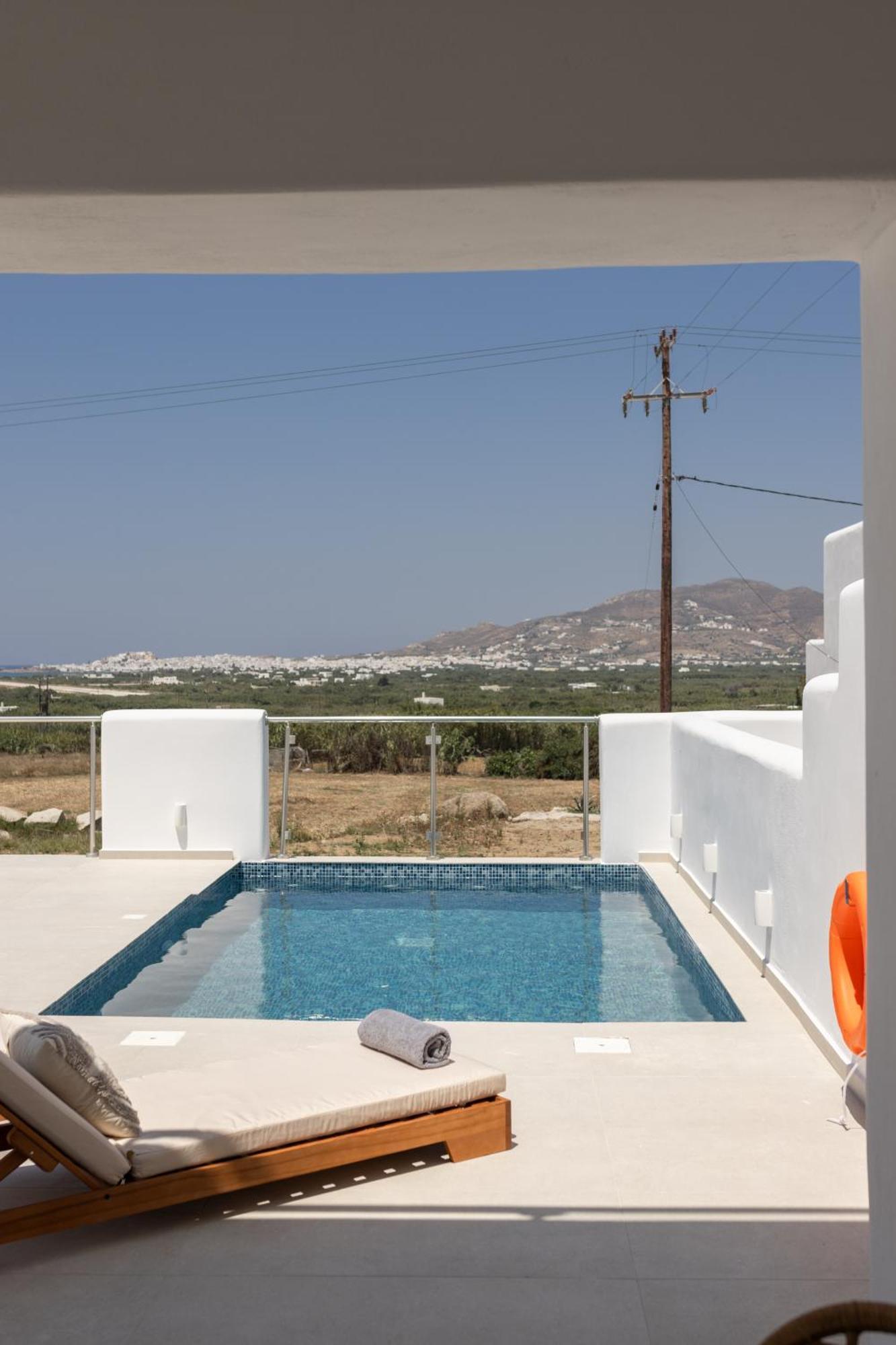 Aeron Villas And Suites Naxos Agia Anna  Eksteriør billede